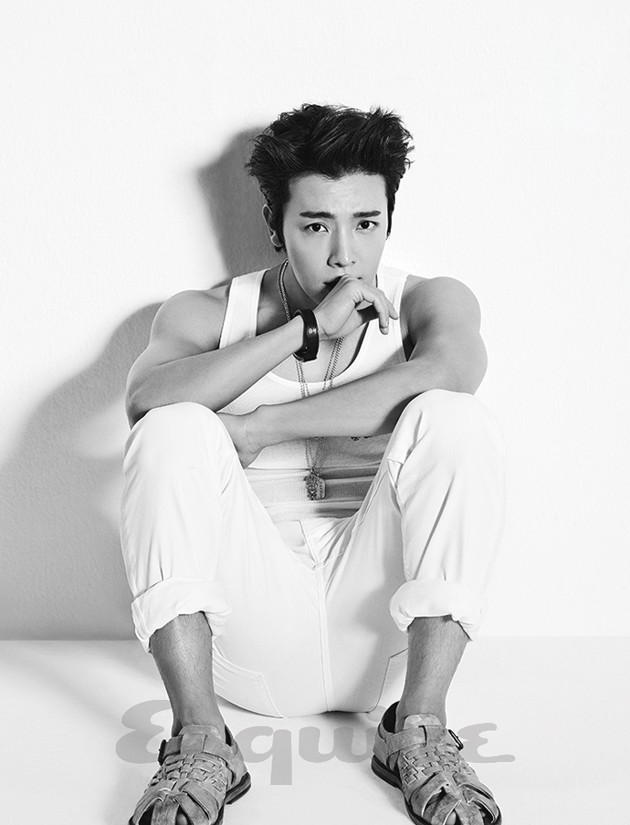 Gambar Foto Donghae Super Junior di Majalah Esquire Edisi Juli 2014