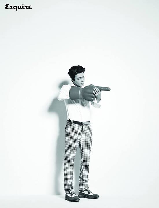 Gambar Foto Donghae Super Junior di Majalah Esquire Edisi Juli 2014