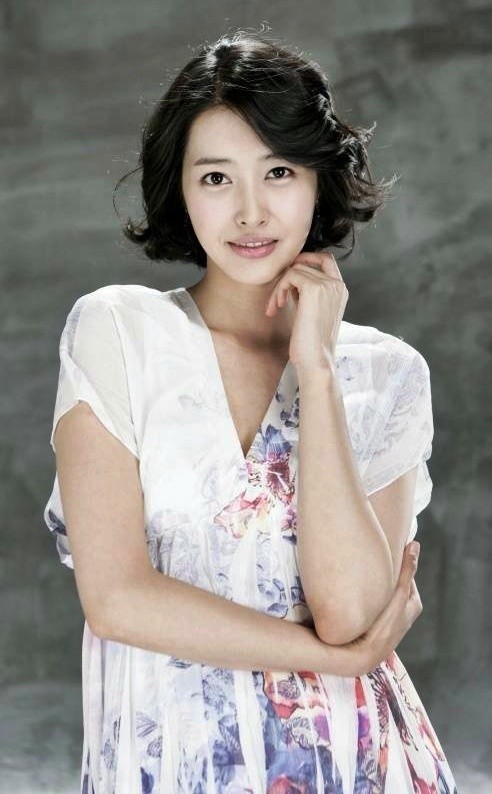 Gambar Foto Wang Ji Hye Di Majalah Instyle Foto 2 Dari 25