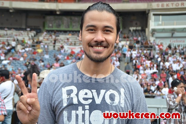 Gambar Foto Chico Jericho di Konser 'Salam 2 Jari'