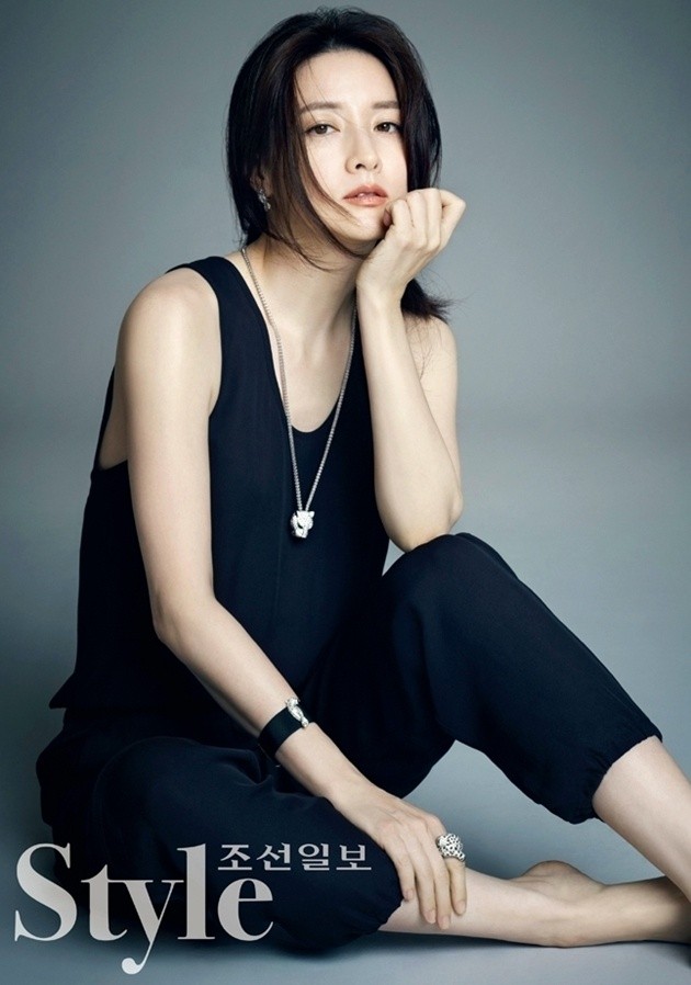 Gambar Foto Lee Young Ae di Majalah Style Chosun Edisi Juli 2014