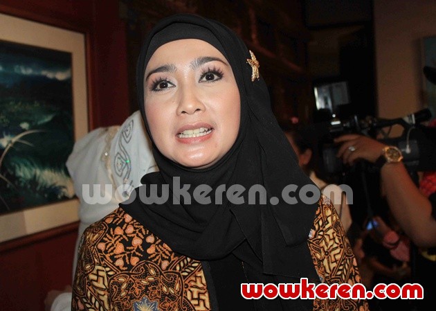 Foto Desy Ratnasari di Peluncuran Serial Drama 'Cinta Sejati' - Foto 2