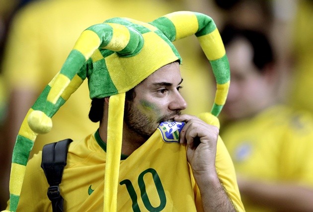 Gambar Foto Pendukung Brasil yang Menyaksikan Langsung Laga Brasil vs Jerman