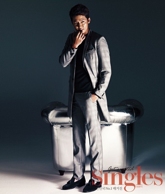 Gambar Foto Lee Jung Jin di Majalah Singles Edisi Agustus 2013
