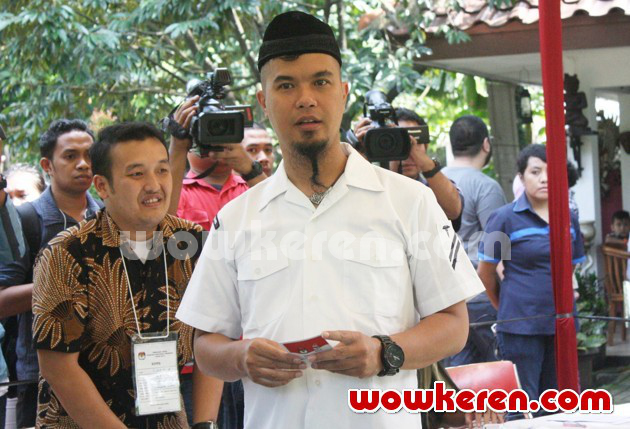 Gambar Foto Ahmad Dhani Saat Mengikuti Pilpres 2014
