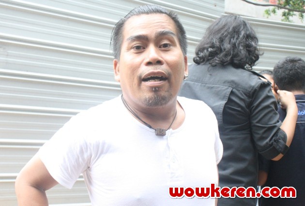 Gambar Foto Bopak Castello Saat Ditemui Seusai Acara 'Ada-Ada Aja' Global TV