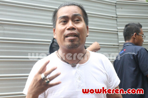 Gambar Foto Bopak Castello Saat Ditemui Seusai Acara 'Ada-Ada Aja' Global TV
