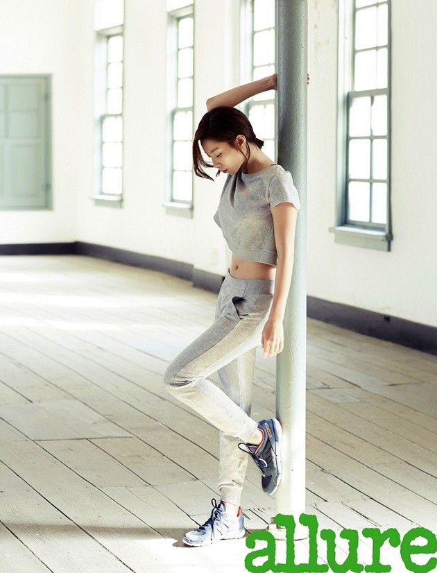 Gambar Foto Park Soo Jin di Majalah Allure Edisi Mei 2014