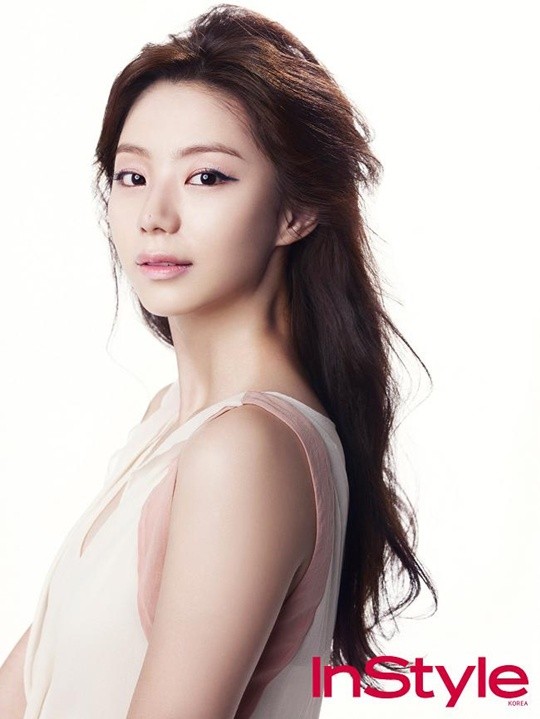 Gambar Foto Park Soo Jin di Majalah InStyle Edisi Juli 2013