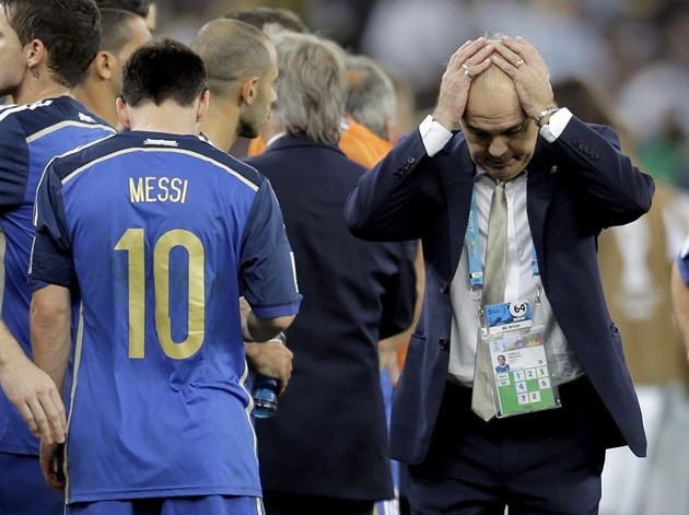 Gambar Foto Pelatih Argentina Alejandro Sabella