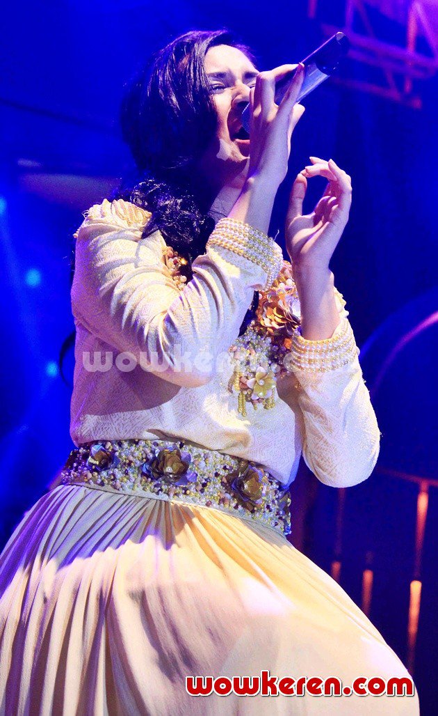 Gambar Foto Raisa Saat Tampil di Acara Ramadhan Jazz Festival