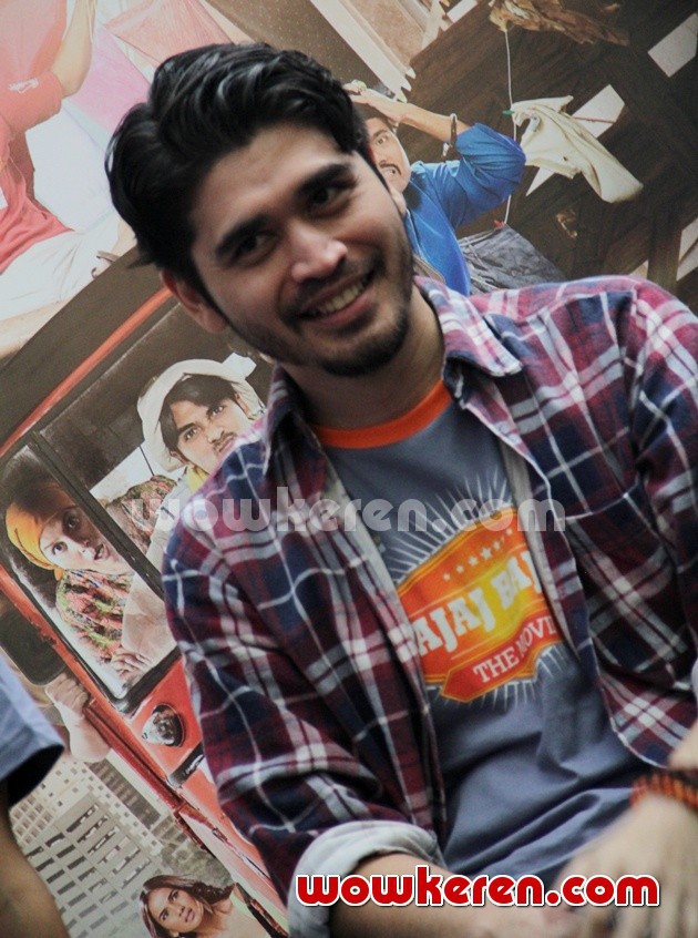 Gambar Foto Rizky Hanggono di Gala Premier 'Bajaj Bajuri The Movie'