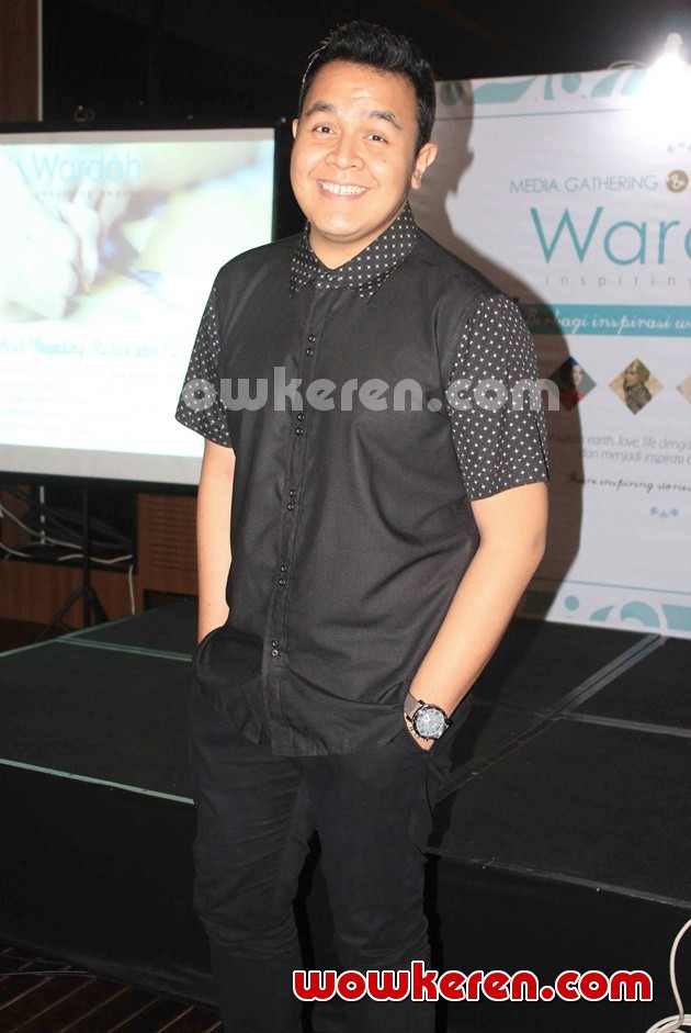Gambar Foto Tulus Didapuk Menjadi Brand Ambassador Wardah