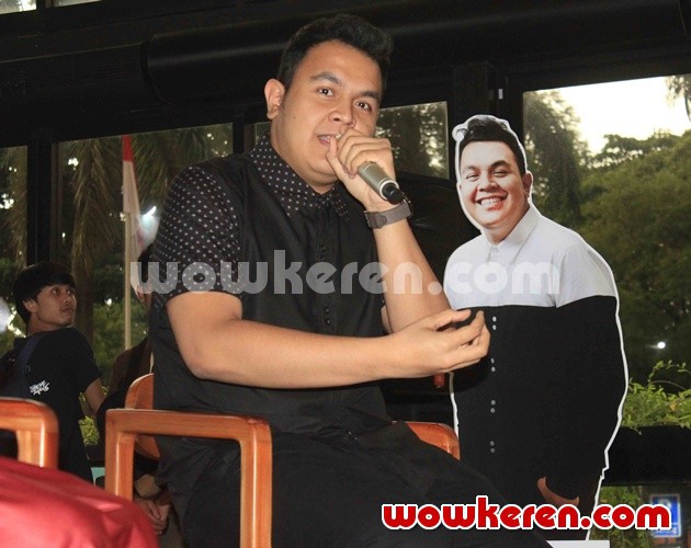 Gambar Foto Tulus Didapuk Menjadi Brand Ambassador Wardah