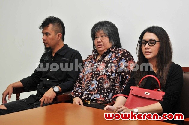 Gambar Foto Ahmad Dhani, Lydia Wongsonegoro dan Maia Estianty
