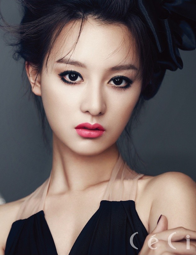Gambar Foto Kim Ji Won di Majalah Ceci Edisi Desember 2013