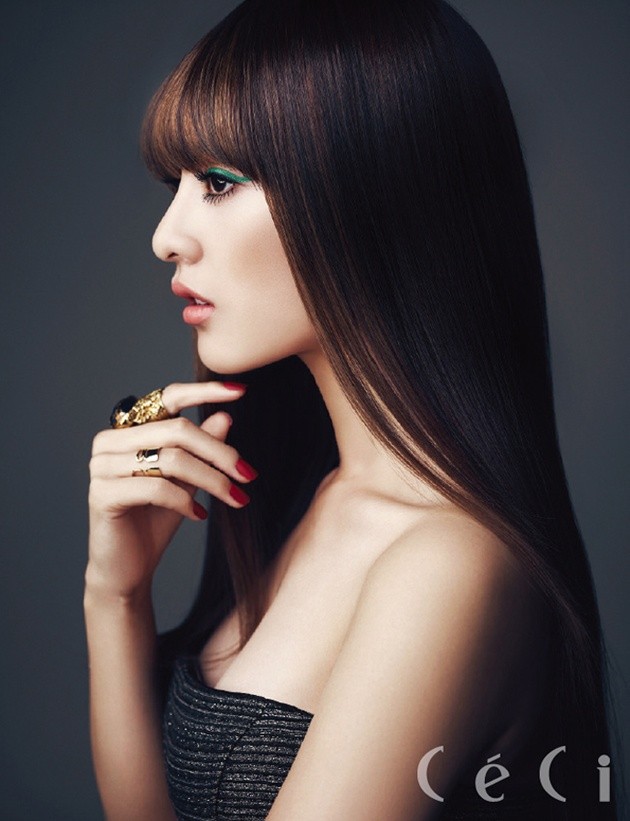 Gambar Foto Kim Ji Won di Majalah Ceci Edisi Desember 2013