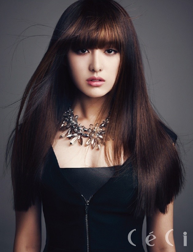 Gambar Foto Kim Ji Won di Majalah Ceci Edisi Desember 2013