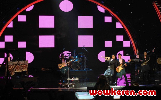 Gambar Foto Penampilan SHINE di Grand Final 'Indonesia's Got Talent'