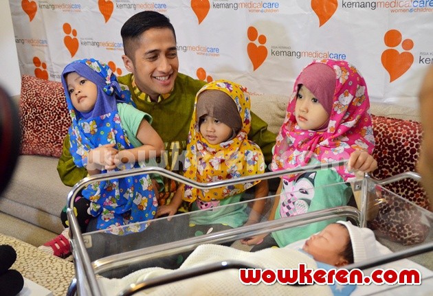 Gambar Foto Irfan Hakim Dikaruniai Anak Keempat