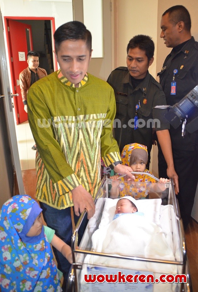Gambar Foto Irfan Hakim Dikaruniai Anak Keempat