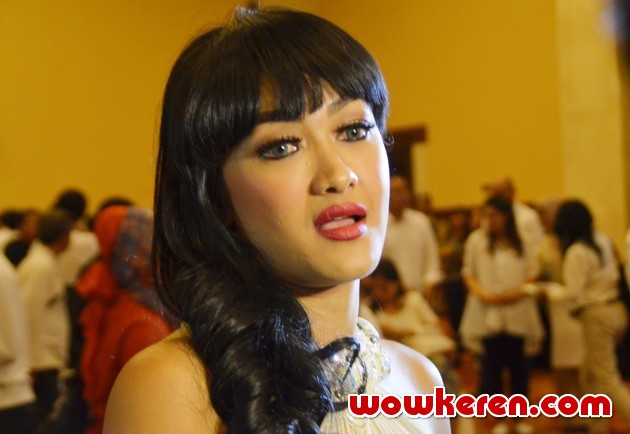 Gambar Foto Julia Perez Hadir di Konser Deklarasi Damai