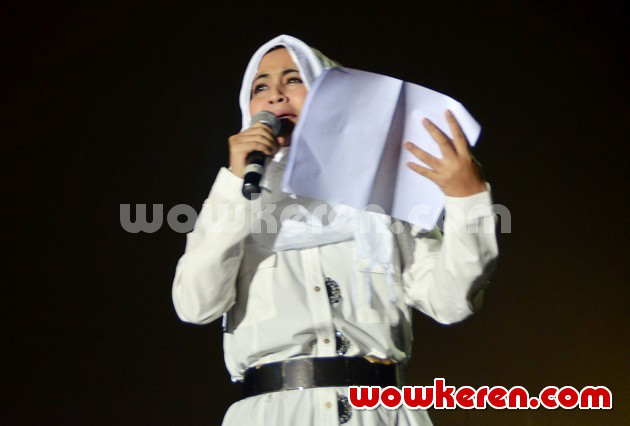 Foto Pipik Dian Irawati Tampil di Konser Deklarasi Damai