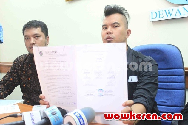 Gambar Foto Ahmad Dhani Datangi Gedung Dewan Pers