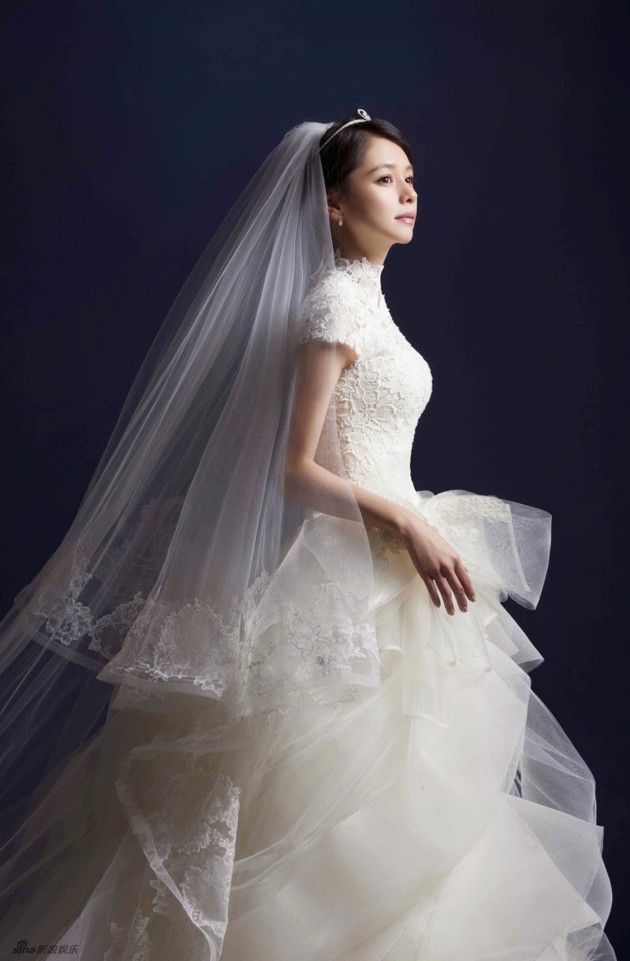 Gambar Foto Cantiknya Vivian Hsu Kenakan Gaun Pengantin