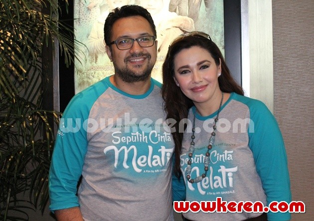 Gambar Foto Nia Zulkarnaen dan Ari Sihasale di Acara Nonton Bareng Film 'Seputih Cinta Melati'