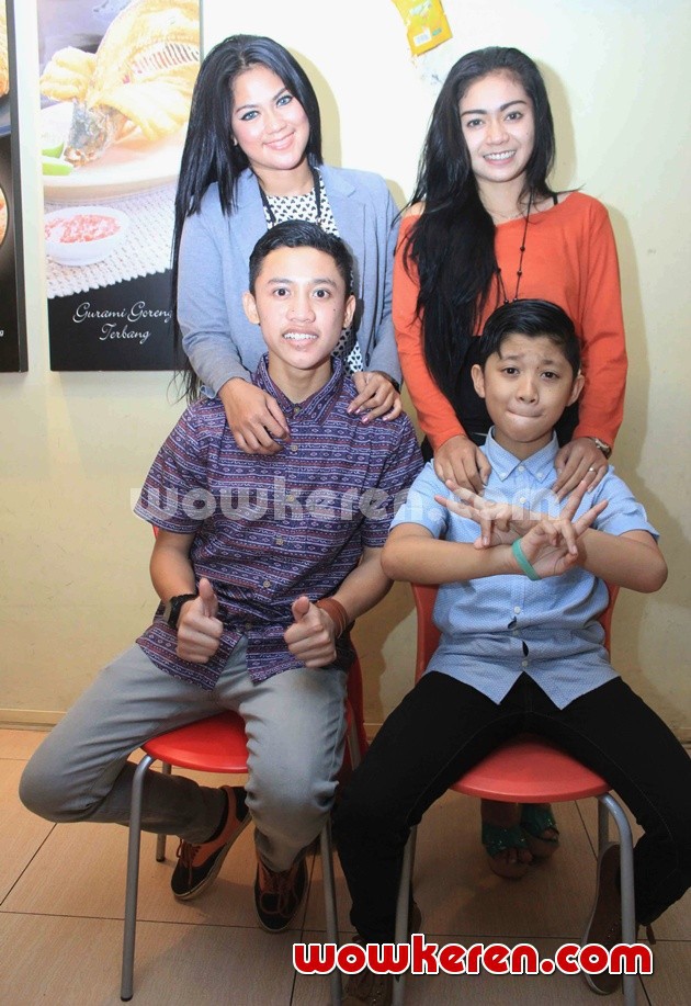 Gambar Foto DeMoca dan Bagas Taqwa Gabungkan Musik Pop dan Dangdut