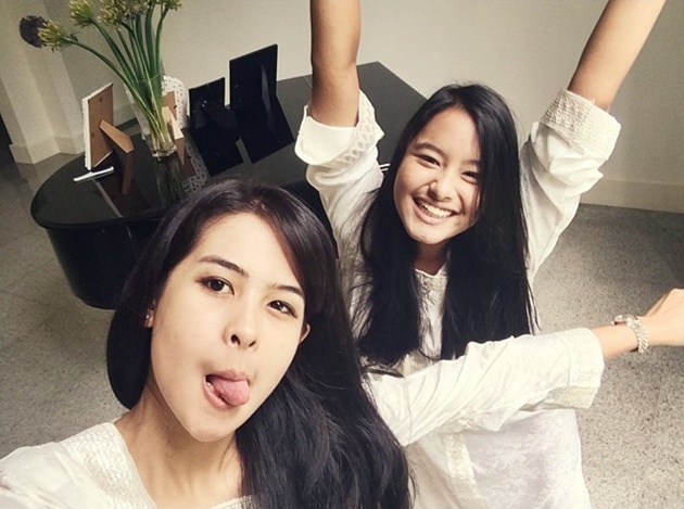 Foto Maudy Ayunda Bersama Adiknya - Foto 2 dari 20