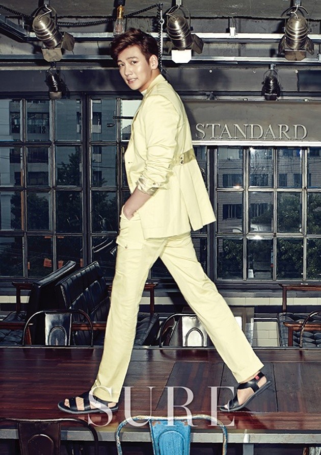 Gambar Foto Ji Chang Wook di Majalah Sure Edisi Agustus 2014