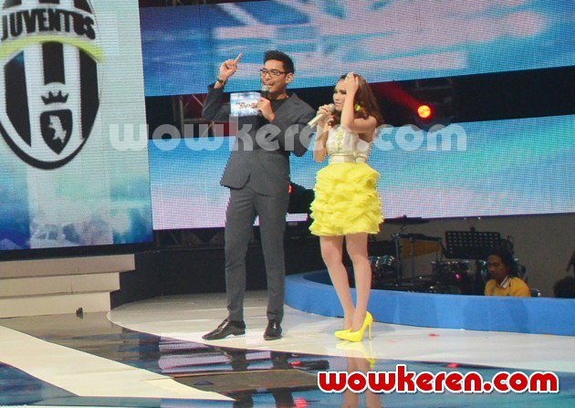 Gambar Foto Robby Purba dan Ayu Ting Ting Menjadi Host Konser 'Forza Juventus'