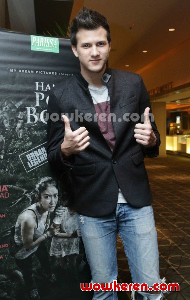 Gambar Foto Stuart Collin di Gala Premier Film 'Hantu Pohon Boneka'