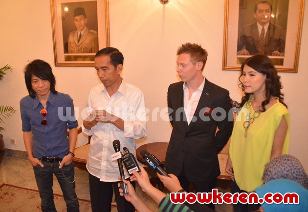 Gambar Foto Abdee Negara, Jokowi, Matt Hart dan Olga Lydia