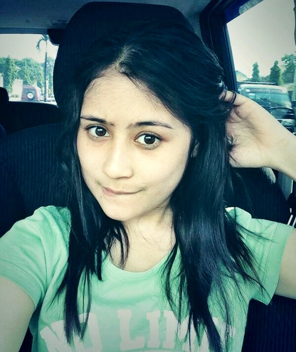 Gambar Foto Prilly Latuconsina Selfie Tanpa Make Up