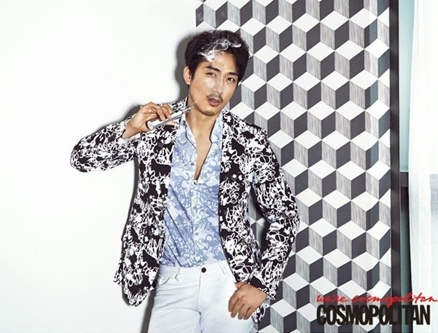 Gambar Foto Song Seung Heon di Majalah Cosmopolitan Agustus 2014