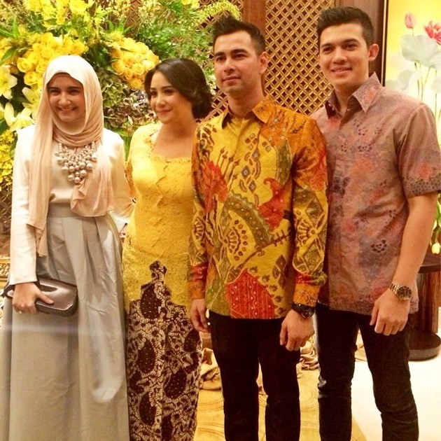 Foto Ayu Dewi Hadir di Acara Lamaran Raffi Ahmad dan Foto Ayu Dewi Hadir di Acara Lamaran Raffi Ahmad dan