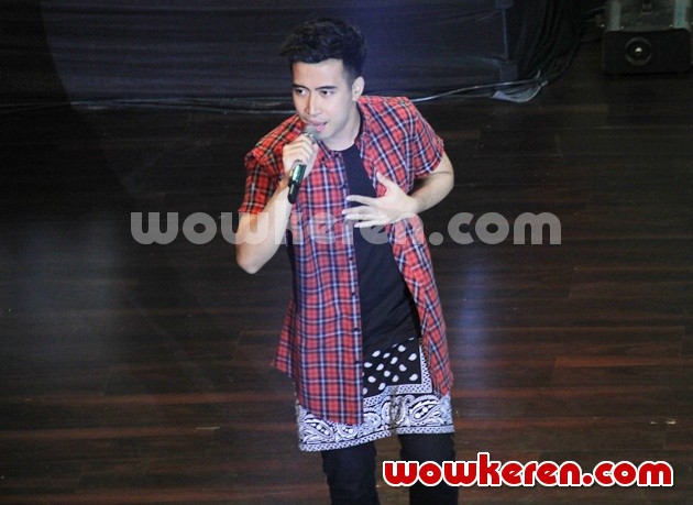 Gambar Foto Vidi Aldiano di Panggung Konser Youthnesian 2014