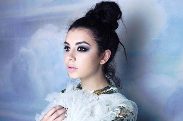 Gambar Foto Charli XCX Photoshoot