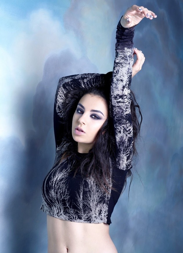 Gambar Foto Charli XCX Photoshoot