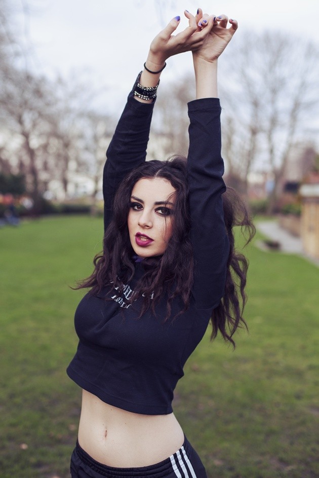 Gambar Foto Charli XCX Photoshoot