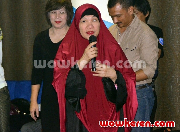 Gambar Foto Dorce Gamalama Ditemui di Kawasan Pramuka, Jakarta Pusat