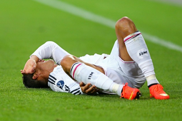 Gambar Foto Cristiano Ronaldo Kesakitan Setelah Terjatuh