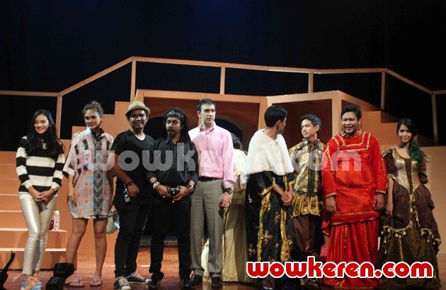 Foto Pemain Tak Kemal Maka Tak Sayang Bersama Produser Manoj Punjabi Foto 2 Dari 35 Foto Pemain Tak Kemal Maka Tak Sayang Bersama Produser Manoj Punjabi Foto 2 Dari 35