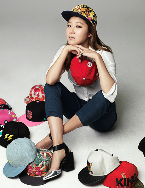 Gambar Foto Gong Hyo Jin di Katalog Produk Hats On