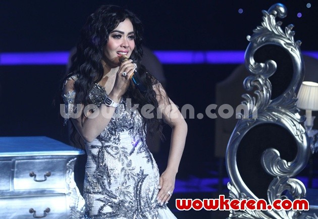 Gambar Foto Syahrini Adakan Konser Perjalanan Cinta Syahrini