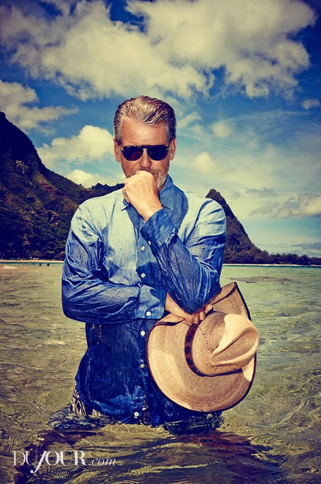 Gambar Foto Pierce Brosnan di Majalah DuJour Edisi Agustus 2014
