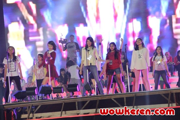 Gambar Foto JKT48 Saat Gladi Resik Konser Mahakarya RCTI ke-25